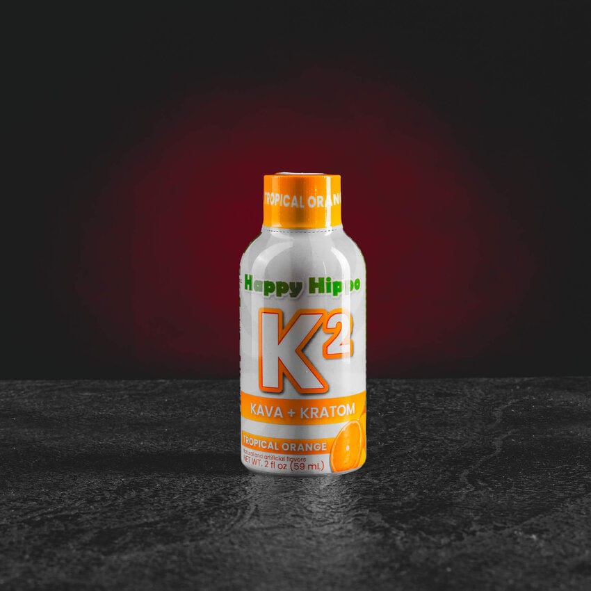 kratom world K2 shot kava kratom kratomworld eladás Részletes termékfotó a K2 Kava + Kratom Shot 59 ml palackról – természetes kiegészítő kratom- és kava-kivonattal, a mentális fókusz, nyugodt energia és kiegyensúlyozott teljesítmény támogatására akár 4 órán át. Kompakt kiszerelés, ideális utazáshoz vagy stresszes napokra.