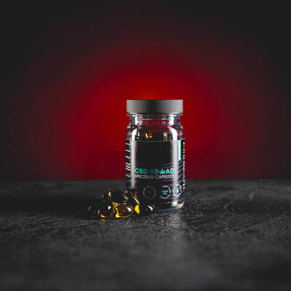 kratom world cbd broad spectrum kapszulák kratomworld prodej – CBD Broad Spectrum kapszulák 3000 mg 60 db, kapszulánként 50 mg CBD-vel, mentes széles spektrumú kenderekivonattal, természetes támogatás regenerációhoz, relaxációhoz és szervezeti egyensúlyhoz.